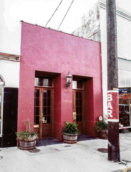 Mulligans Bar